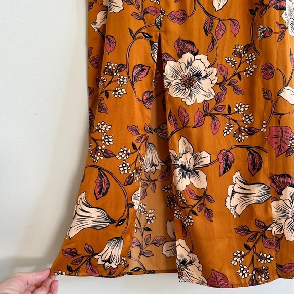 SALTWATER LUXE • Skye Midi Dress in Orange Multi - Picture 6 of 13